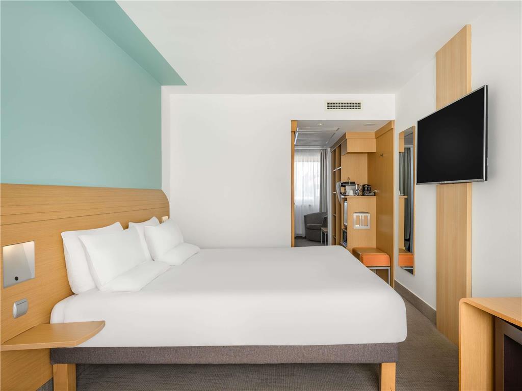 Novotel Hotel 4*